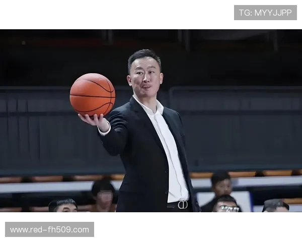 满满的爱!青岛主帅刘维伟发文祝贺杨瀚森,并晒两人训练日常 满满的爱!青岛主帅刘维伟发文祝贺杨瀚森,并晒两人训练日常